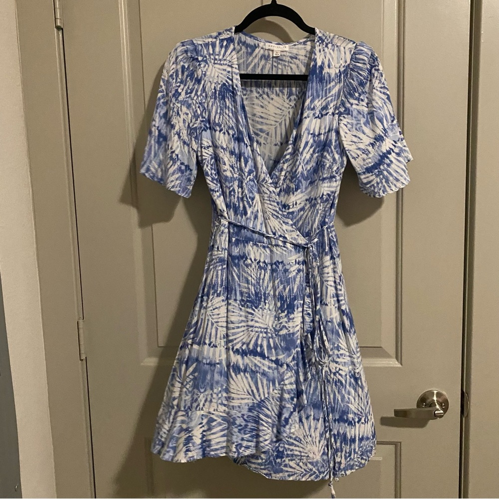 Socialite Blue White Dress Size L